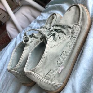 Sanuk “Vee K Shawn” Casual Sneaker